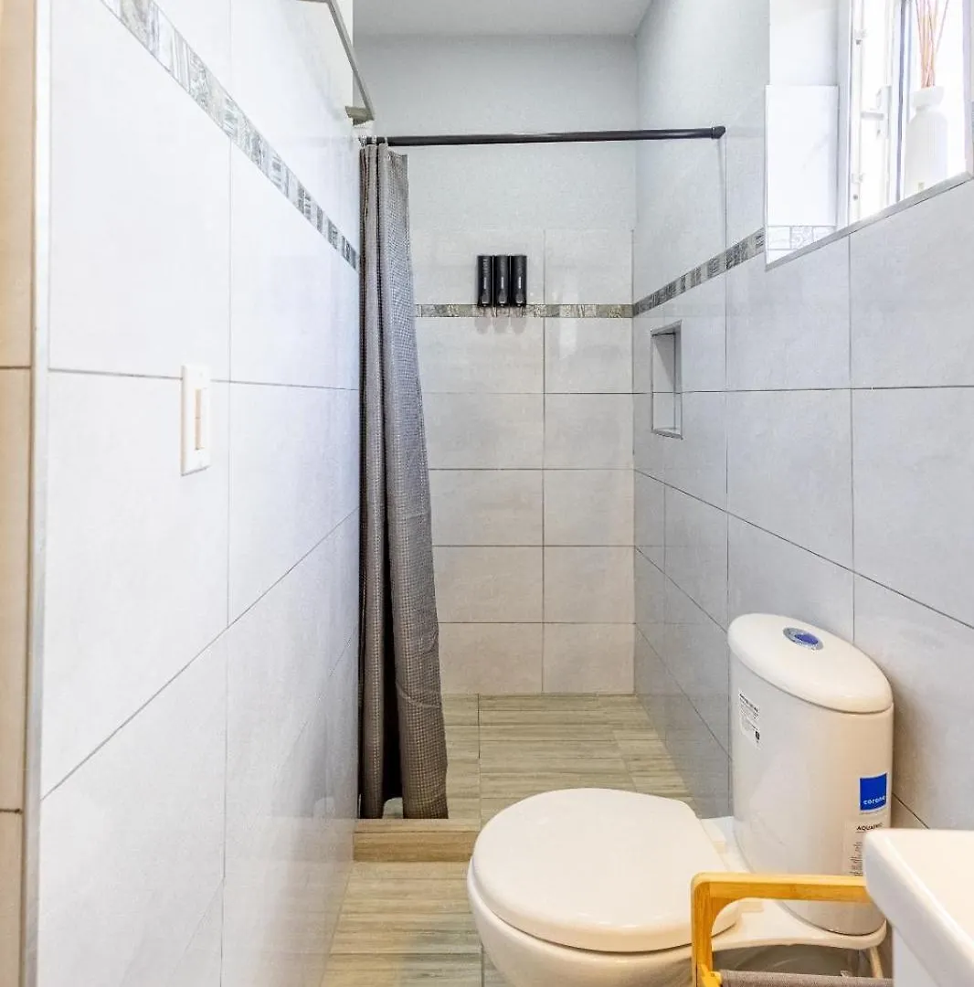 Av Curacao - Centrally Located Spacious Apartment 威廉斯塔德 度假居