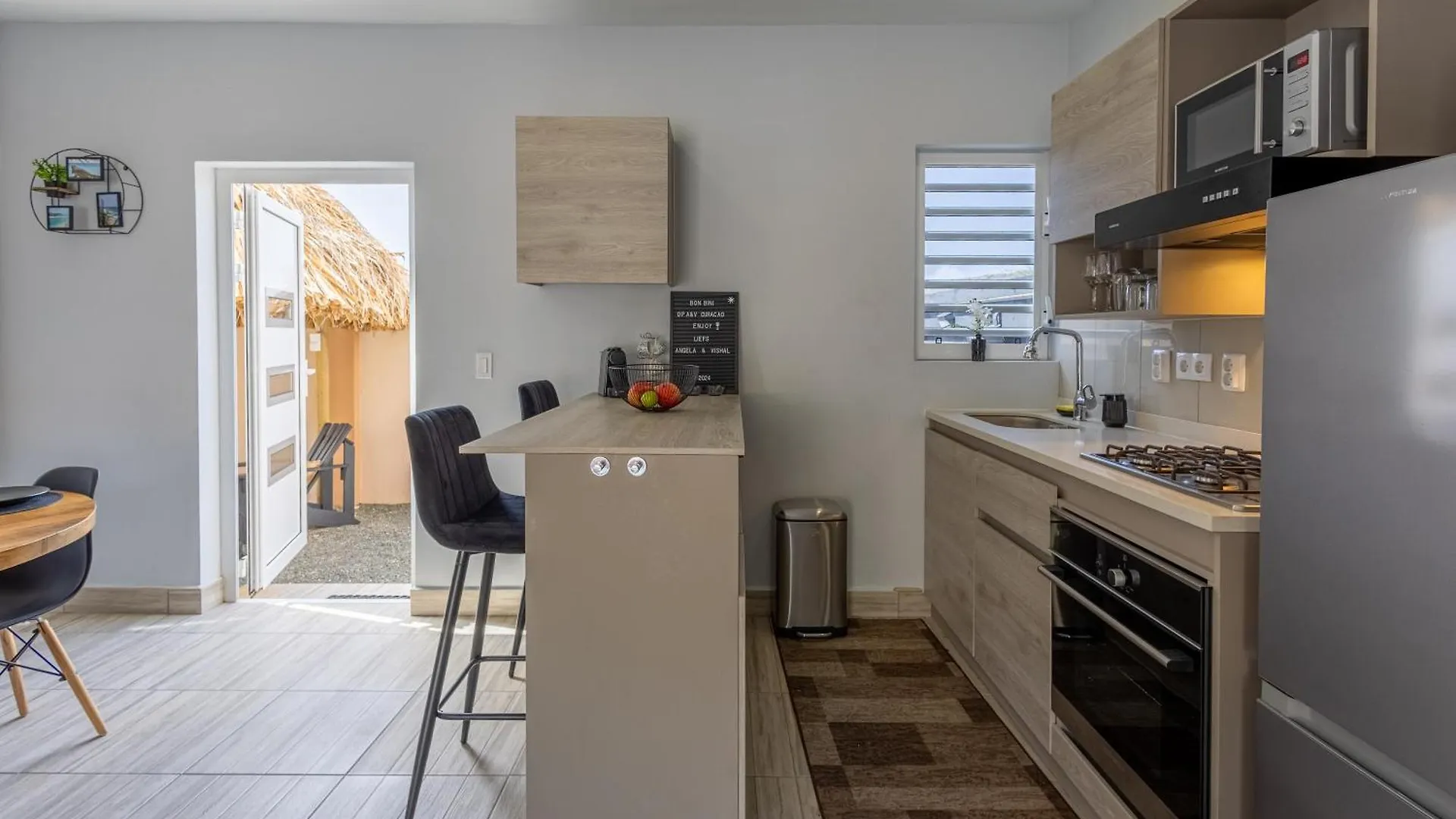 Av Curacao - Centrally Located Spacious Apartment 威廉斯塔德 度假居