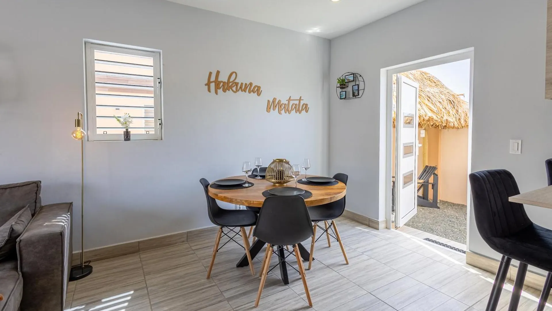 Av Curacao - Centrally Located Spacious Apartment 威廉斯塔德 度假居