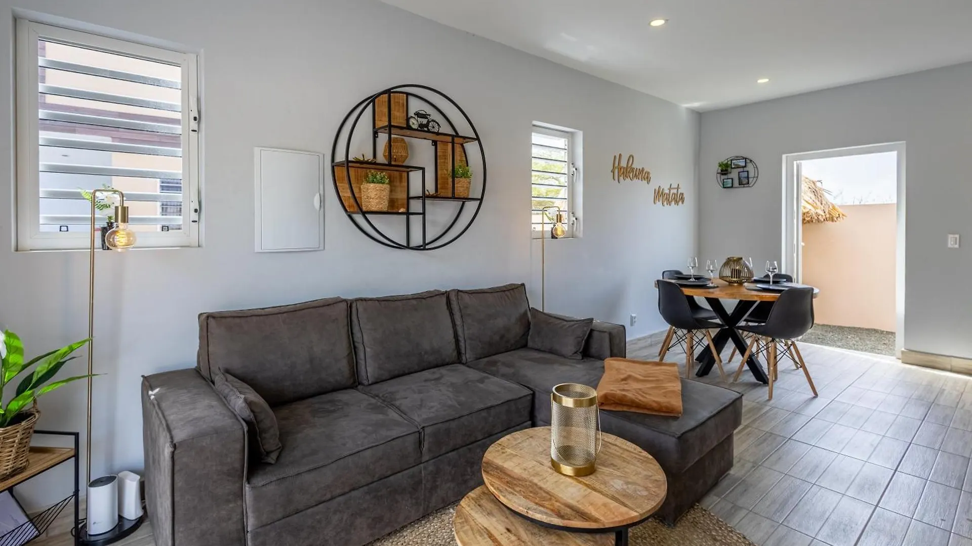 Av Curacao - Centrally Located Spacious Apartment 威廉斯塔德 0*,