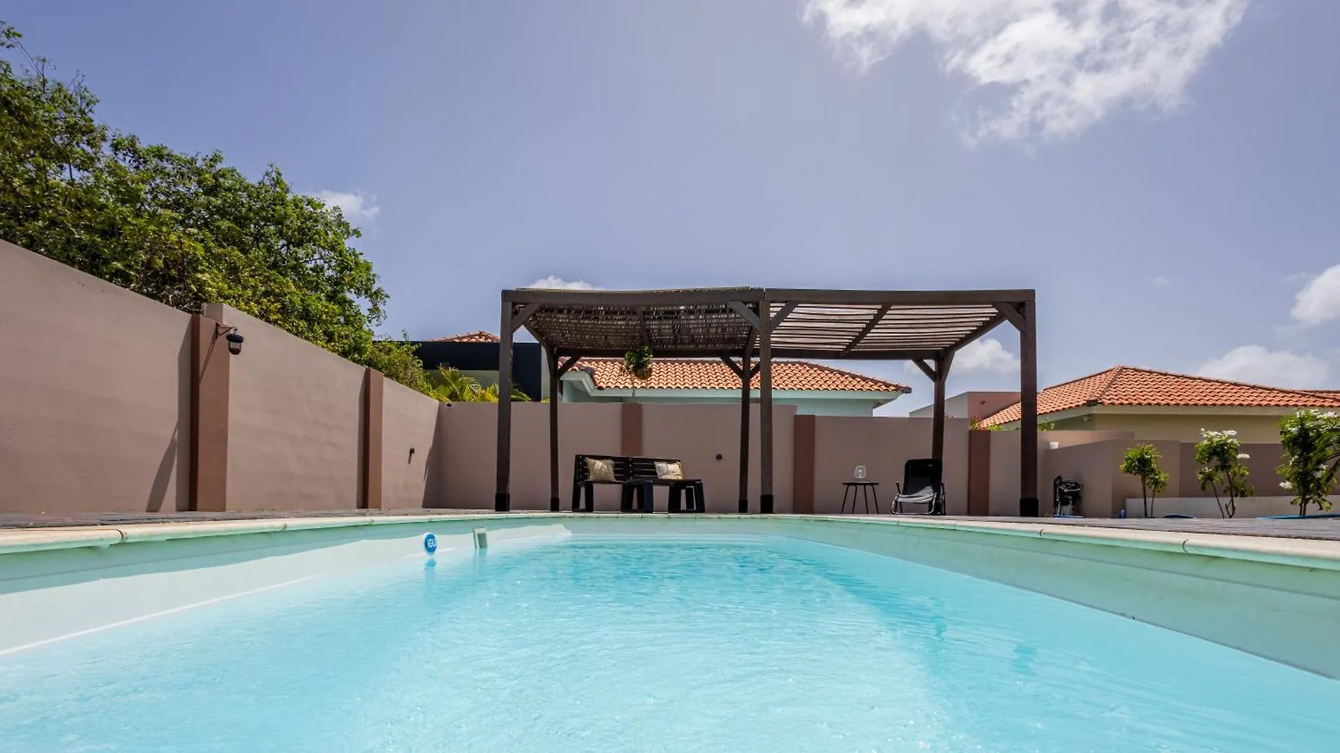 Av Curacao - Centrally Located Spacious Apartment 威廉斯塔德 度假居
